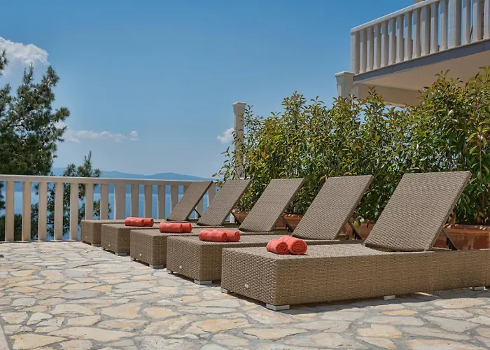 Πανσιόν Heavenly Dream House With Pool 3*