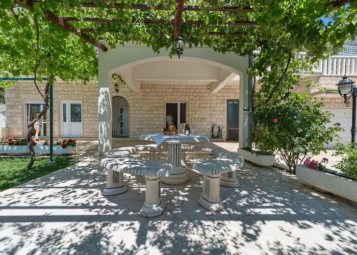 Heavenly Dream House With Pool Stanici