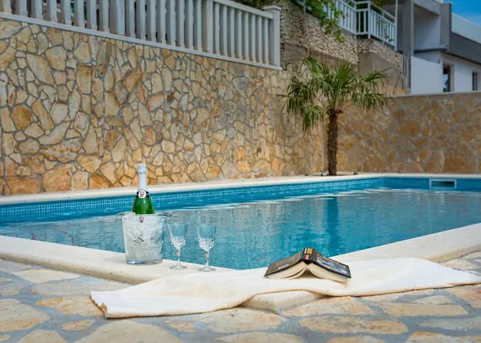 Heavenly Dream House With Pool Πανσιόν