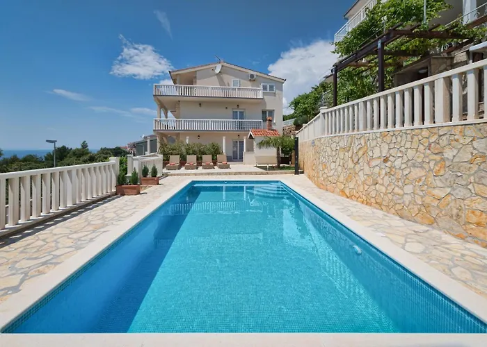 Πανσιόν Heavenly Dream House With Pool Stanici