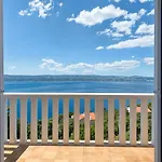 Gasthof Heavenly Dream House With Pool Stanici