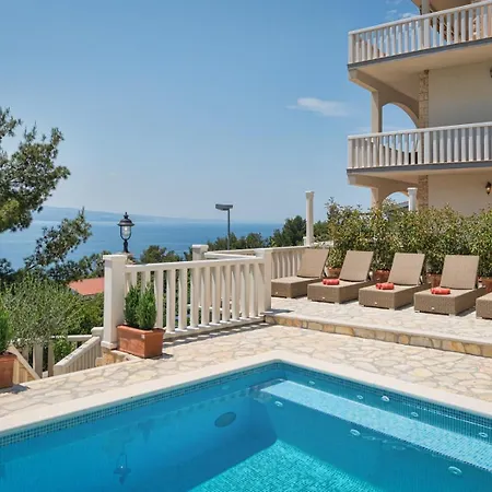 Heavenly Dream House With Pool Pensión 3*