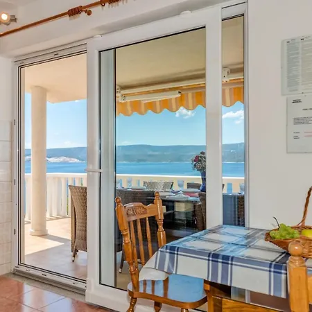 Guest house Heavenly Dream House With Pool Stanici