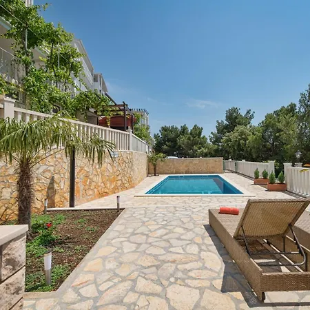 Guest house Heavenly Dream House With Pool