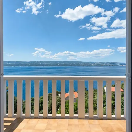 Guest house Heavenly Dream House With Pool Stanici