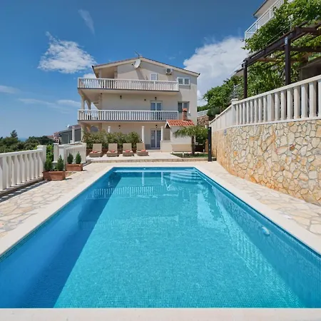 Gasthof Heavenly Dream House With Pool Stanici