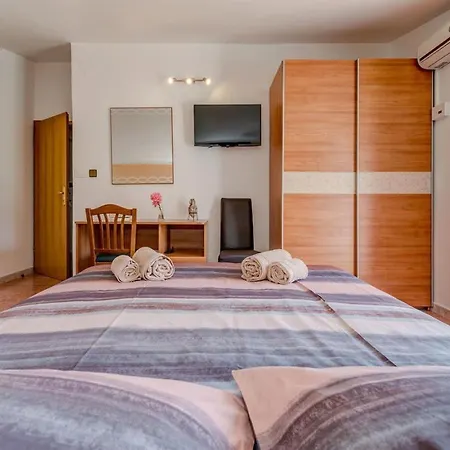 Heavenly Dream House With Pool 3*